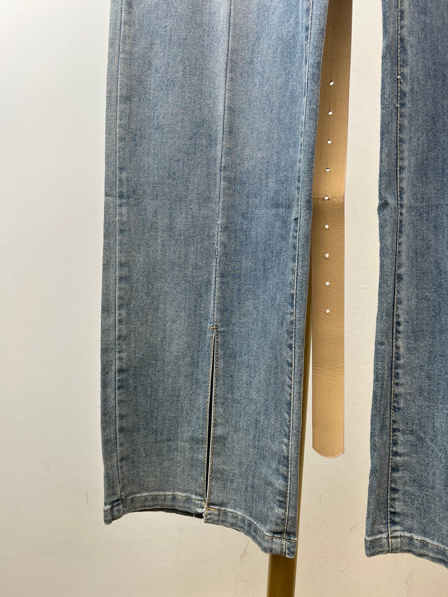 P4160 Long Blue Jeans With Pink Belt 天丝牛仔