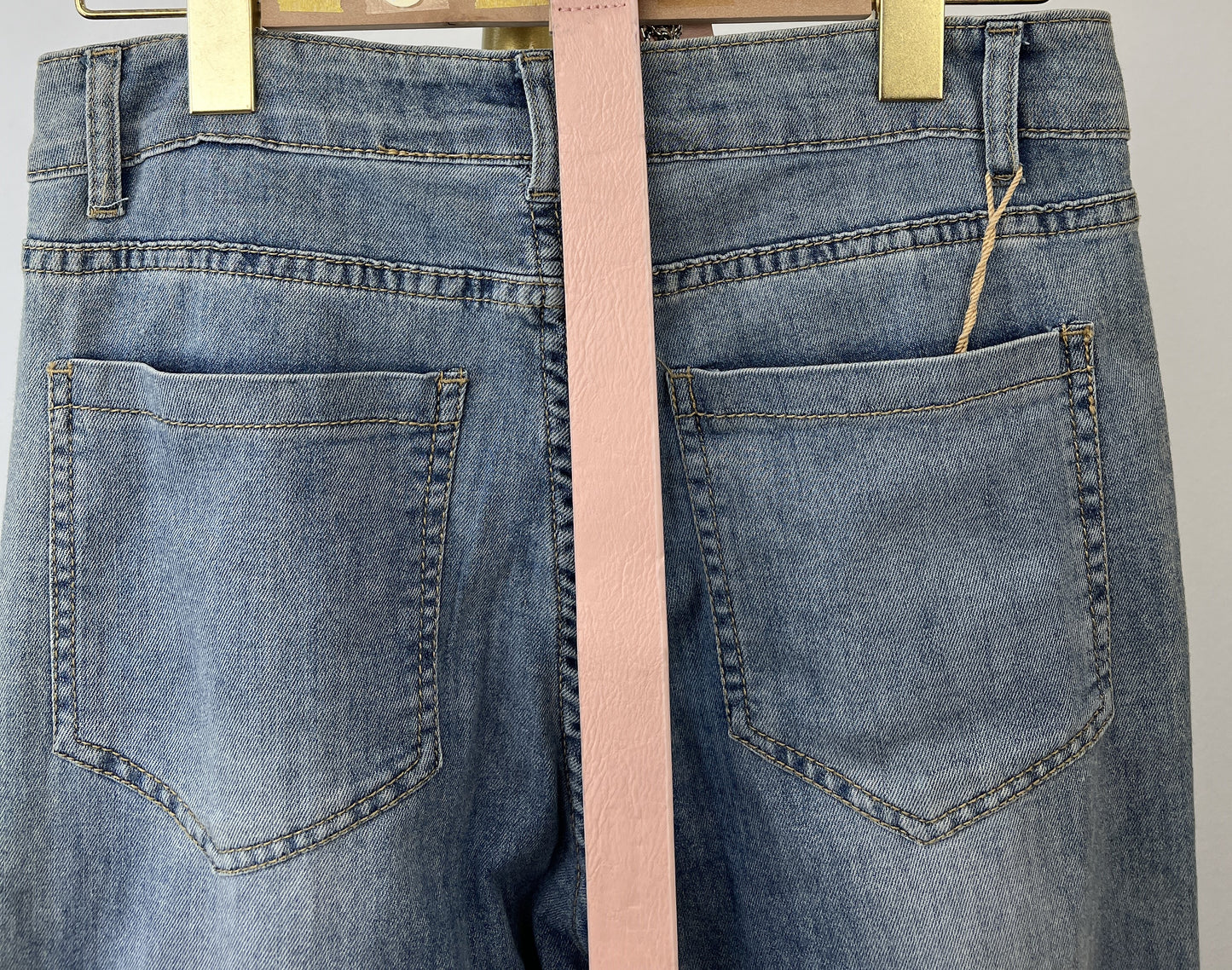 P4160 Long Blue Jeans With Pink Belt 天丝牛仔