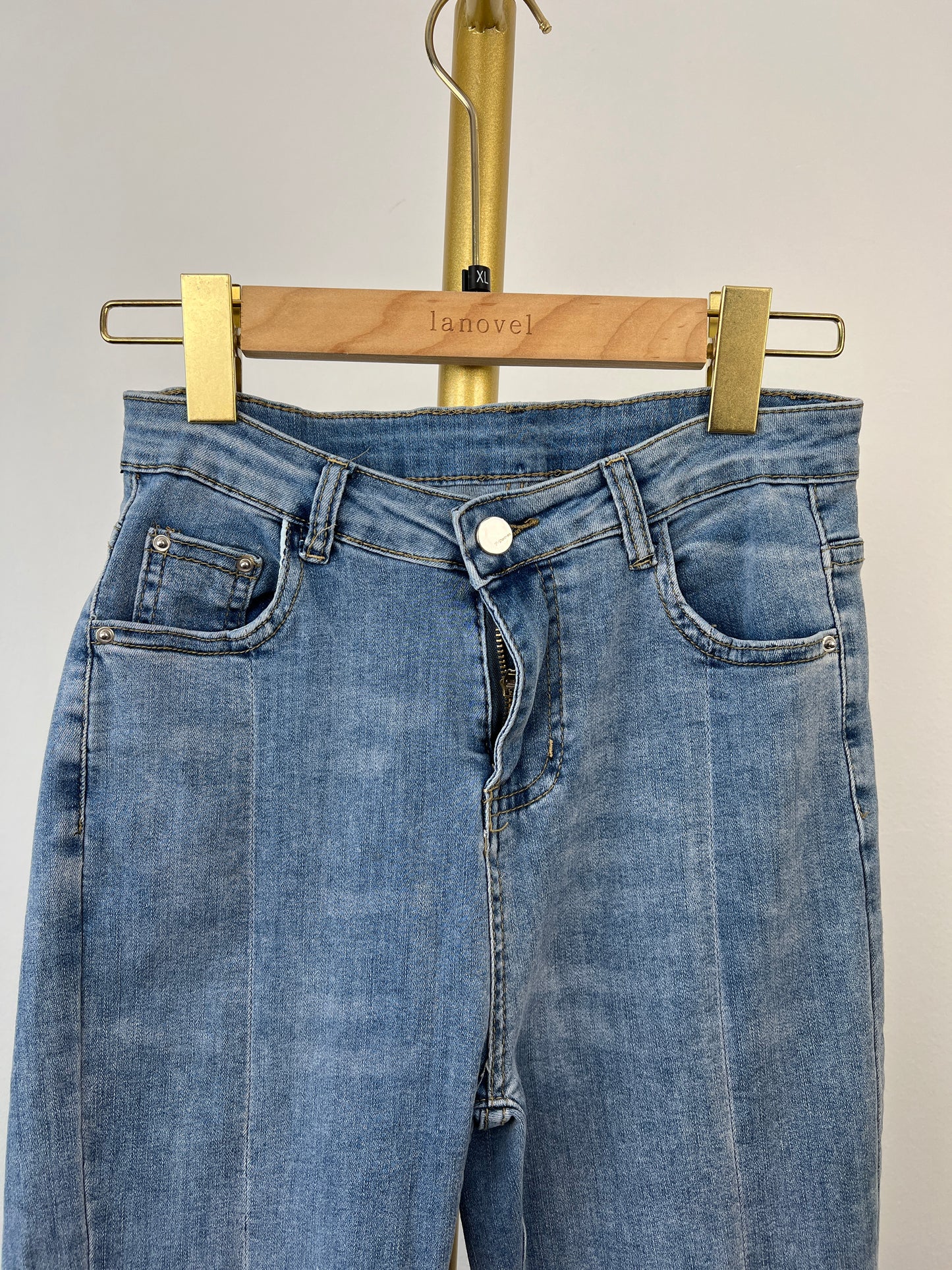 P2793 LONG Jean