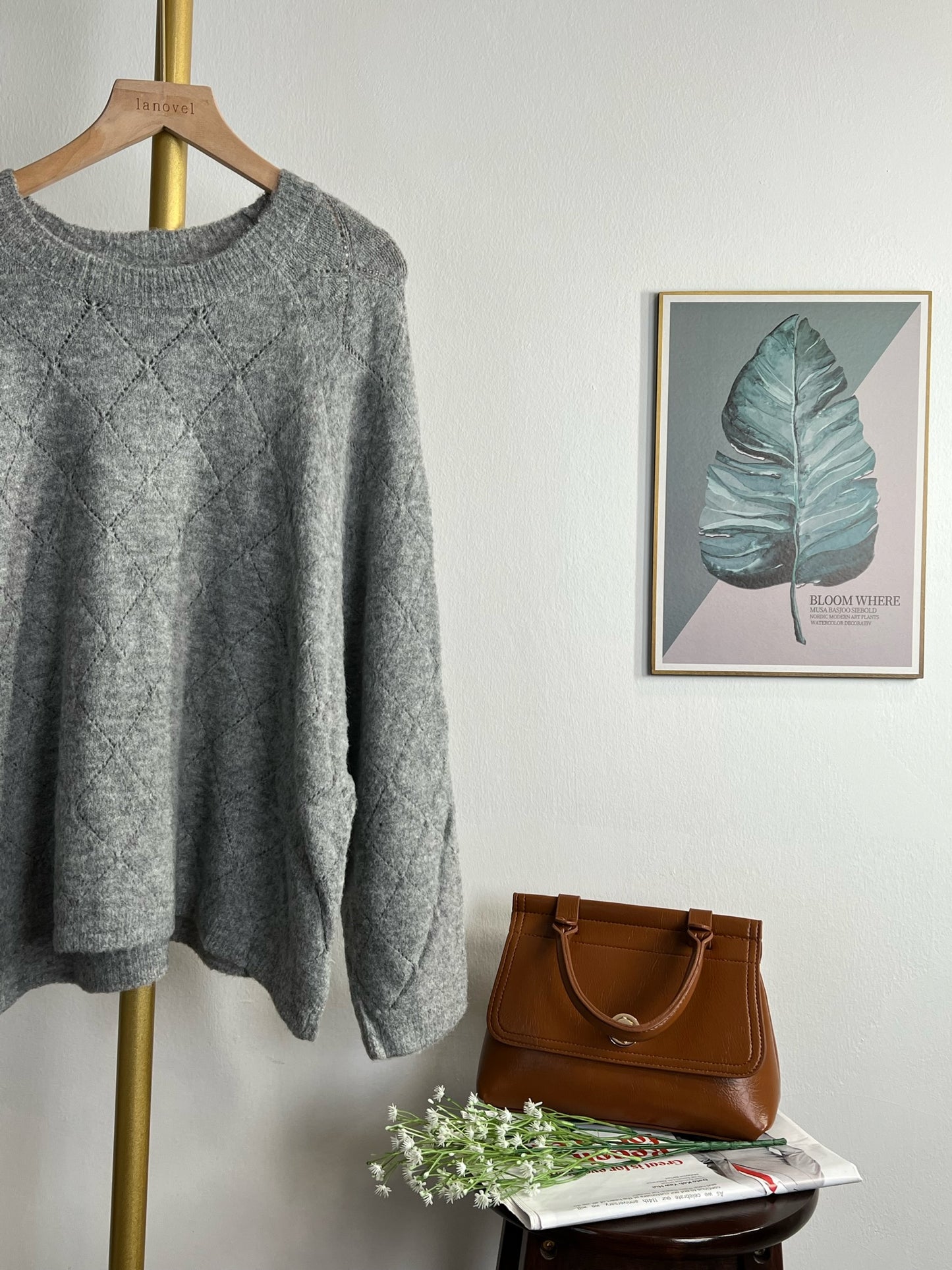 T5760 Rhombus Cutout Sweater