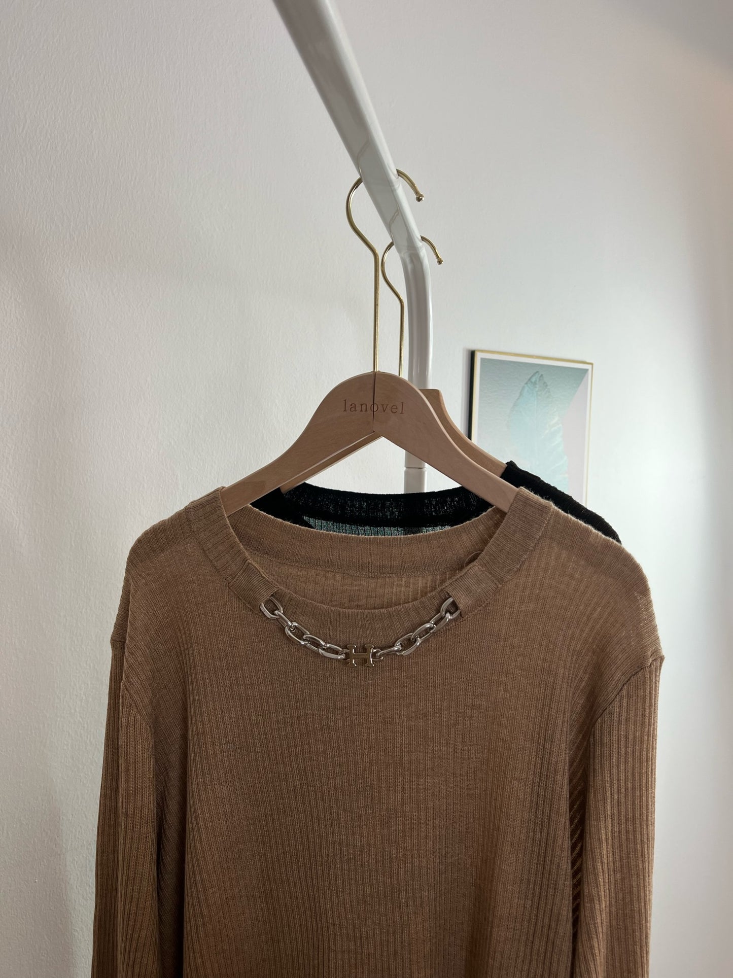 T5844 Knitted Long Sleeve Top with Silver Chain