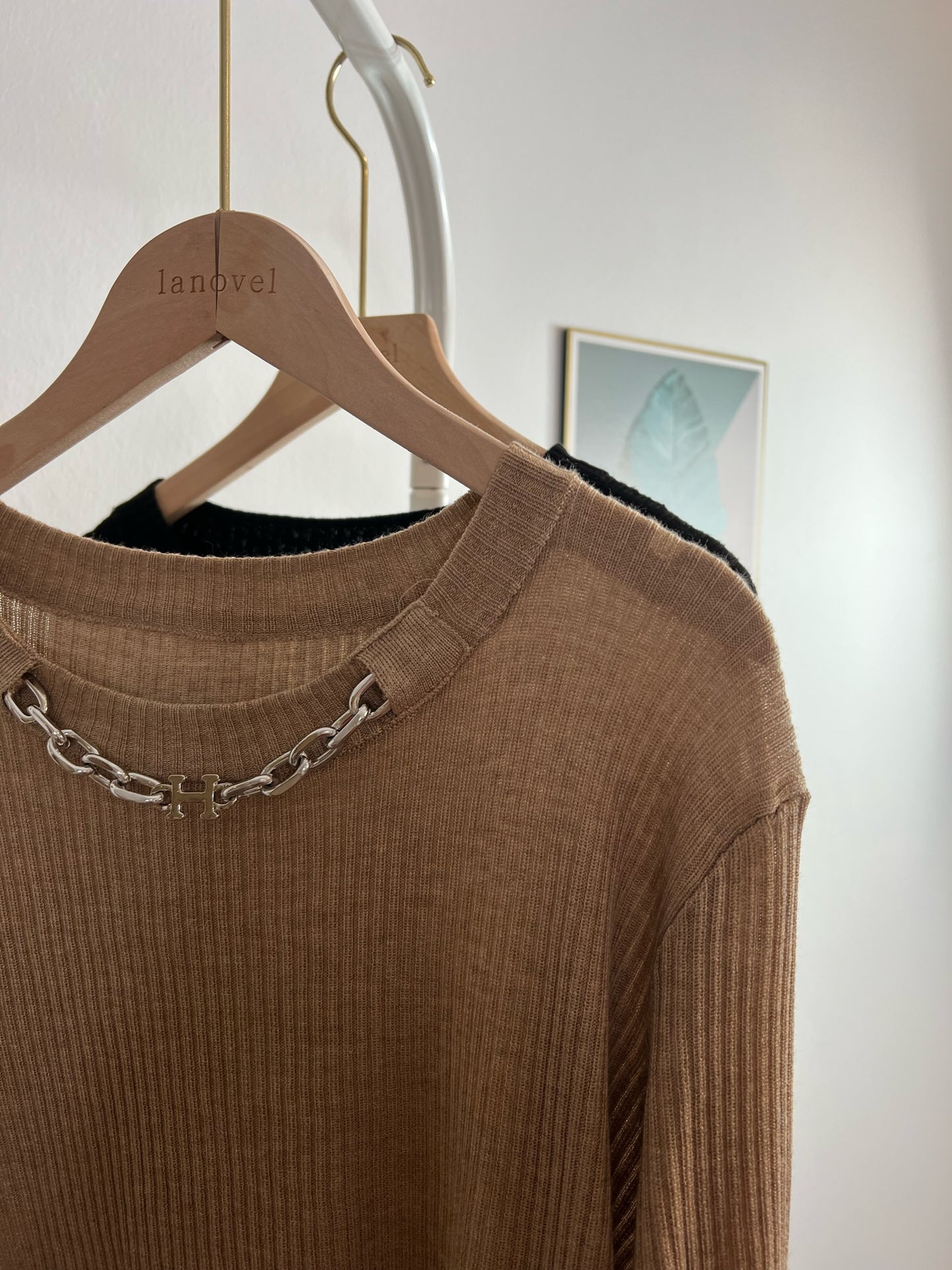 T5844 Knitted Long Sleeve Top with Silver Chain