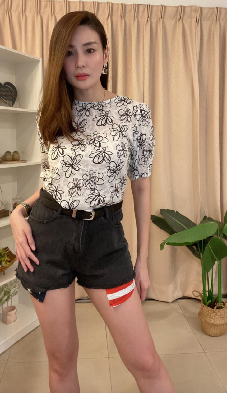 P165 Short Jeans with Belt